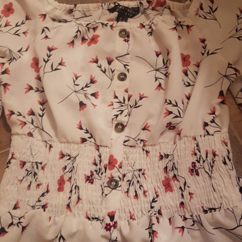 Floral top - Picture 2 of 3